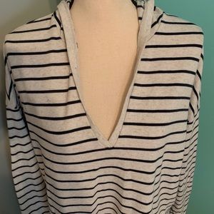 🧡 50% off bundle! 🦅A&E Striped hoodie v-neck